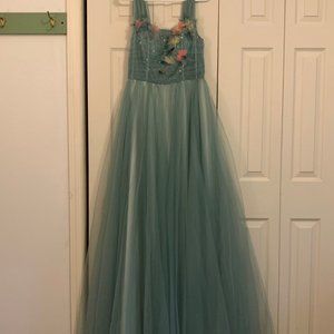 Gray-green size 10 tulle flowy prom dress